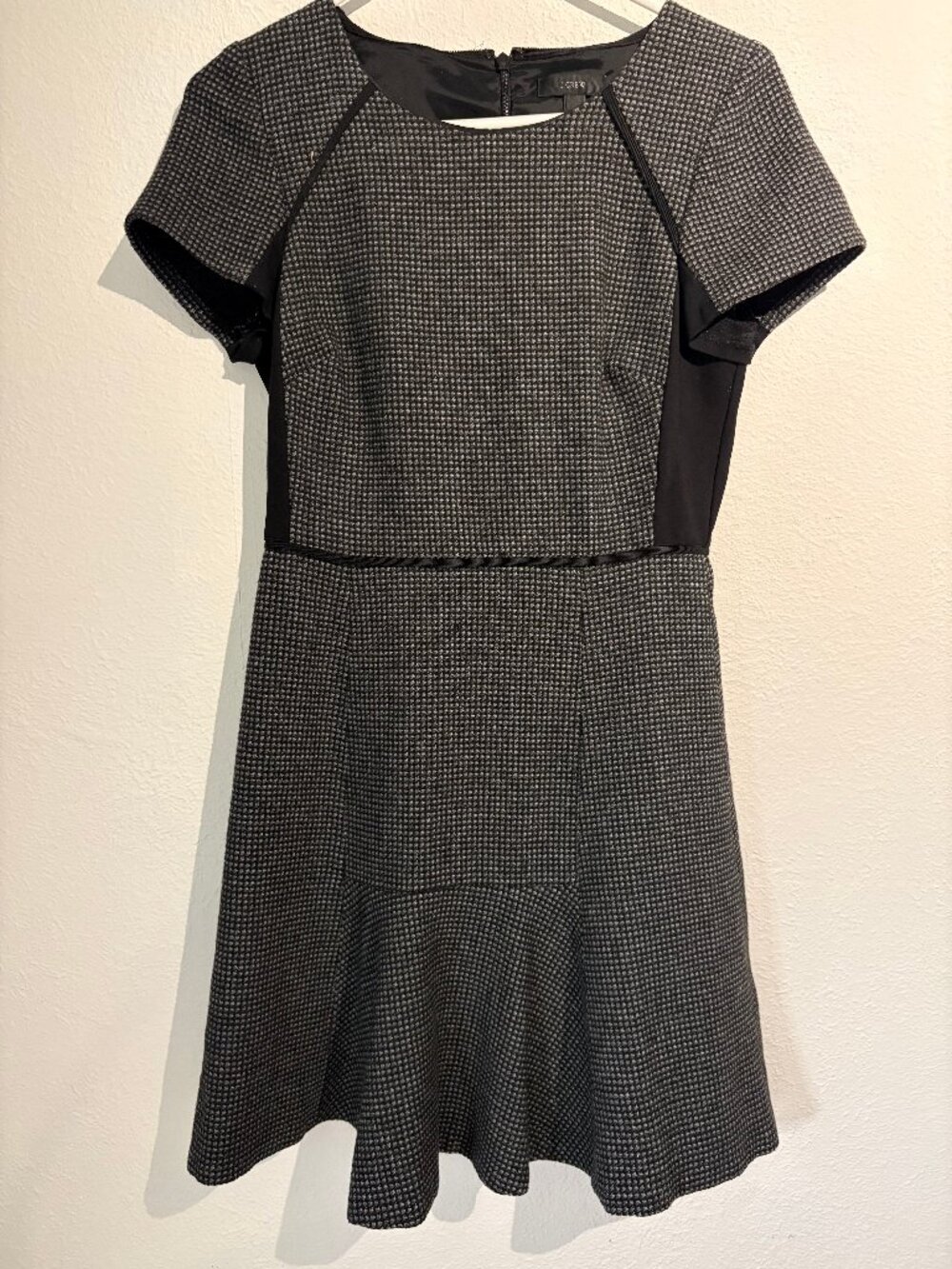 J.Crew Grey Black Wool-Blend Fit-and-Flare Shift Dress. Size 4